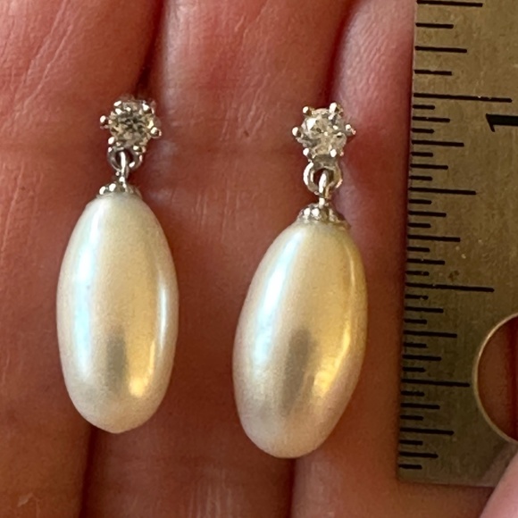 White Oval High Quality Cultured Pearls with CZ 925 Sterling Silver - Picture 3 of 6